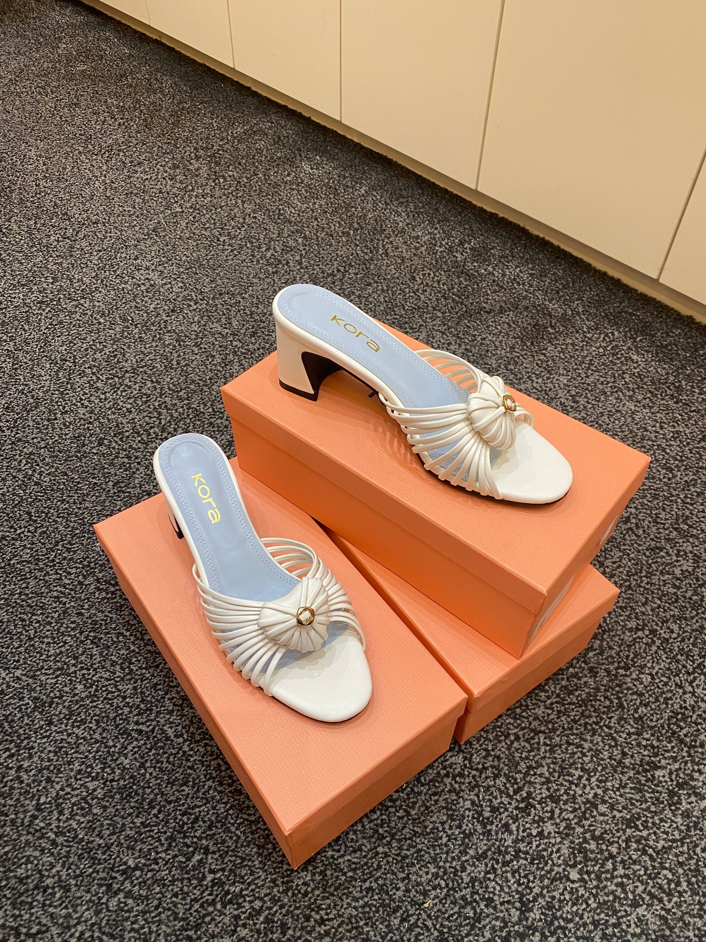 AMINA SLIPPERS