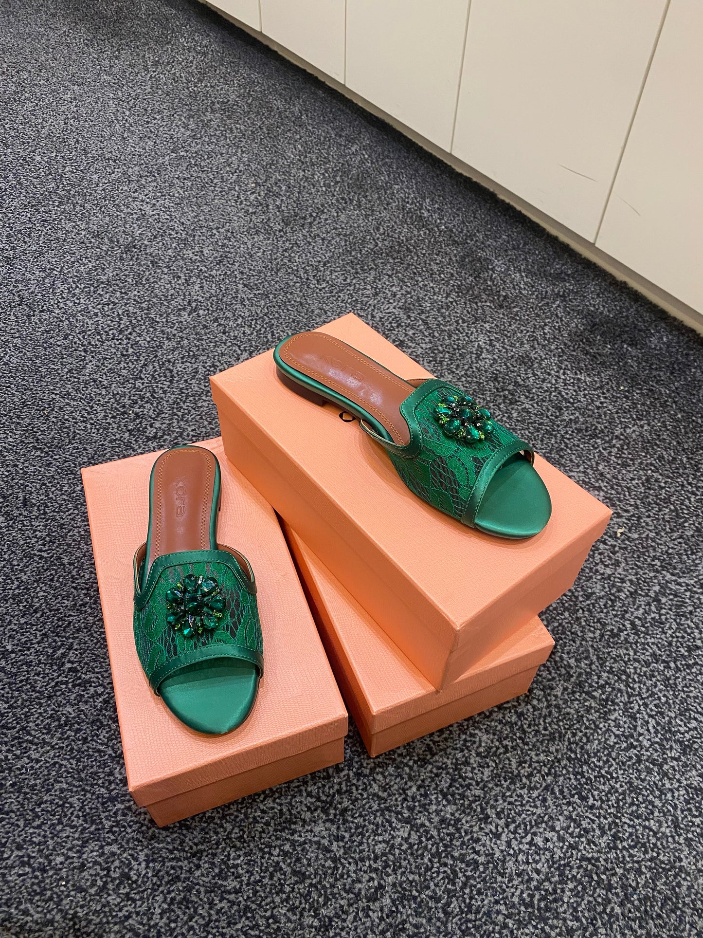 AYA LACE SLIPPER