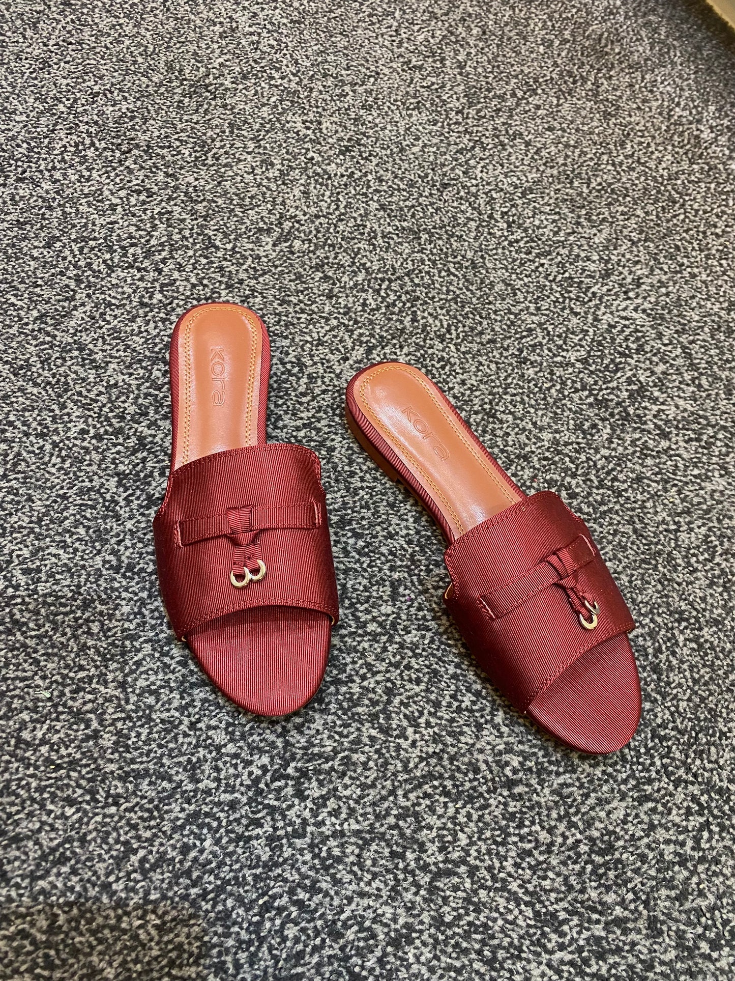 IJE SLIPPERS