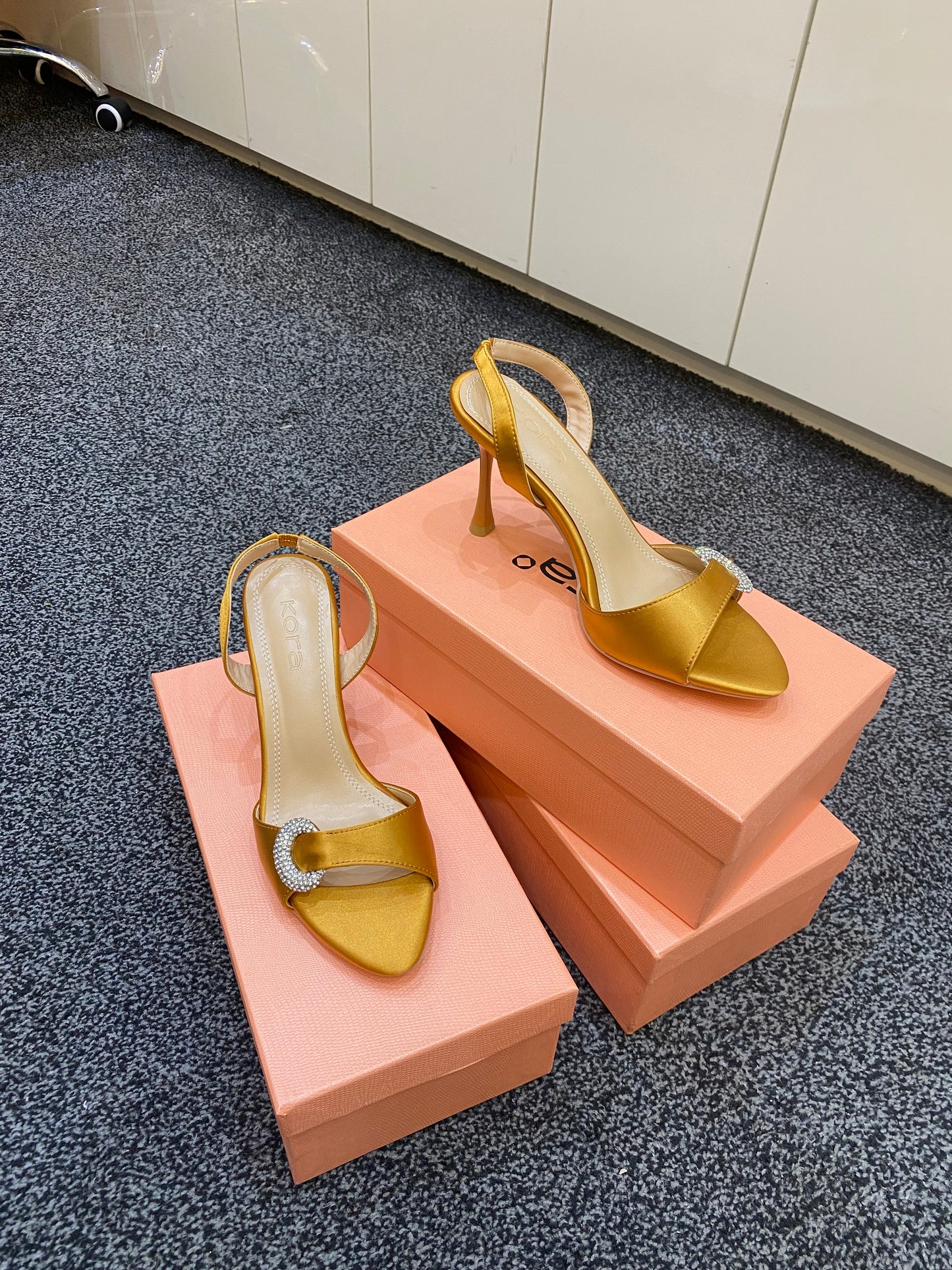 DUCHESS SANDAL