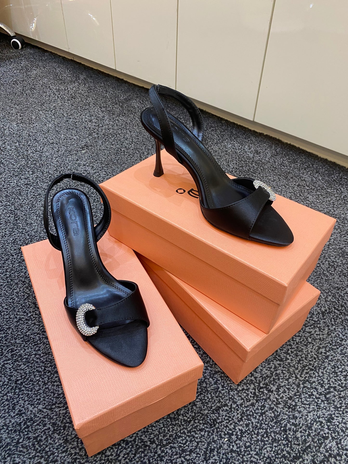 DUCHESS SANDAL