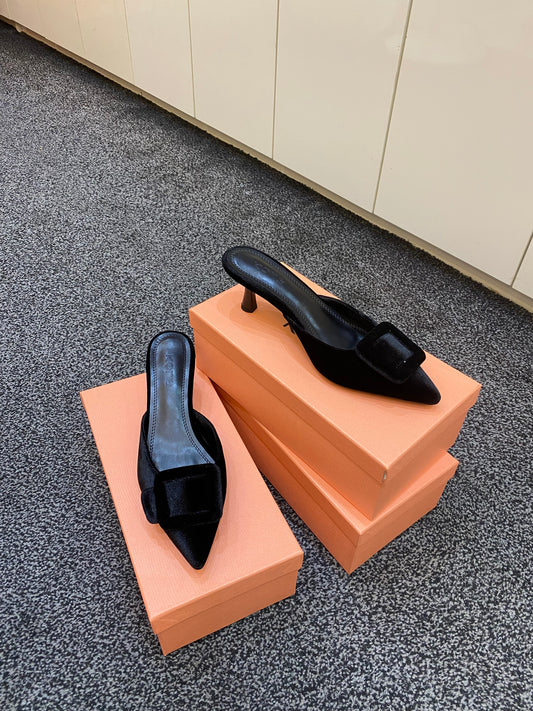MUNA VELVET MULE
